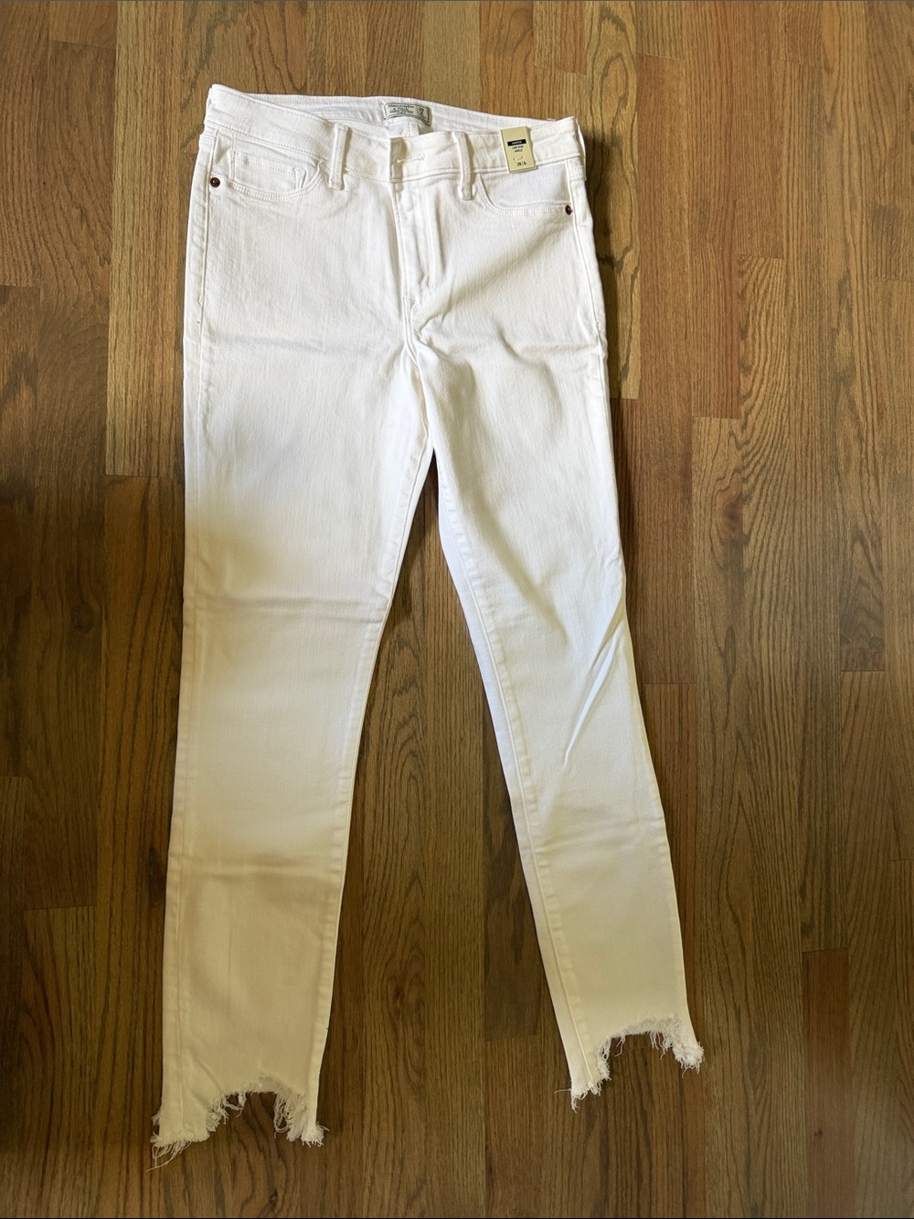 Abercrombie & Fitch White Skinny Jeans with Frayed Hem